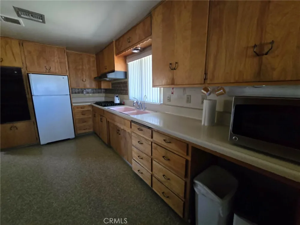 25391 Bejoal Barstow, CA 92311