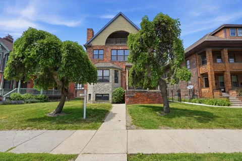 429 E Ferry Street ##8