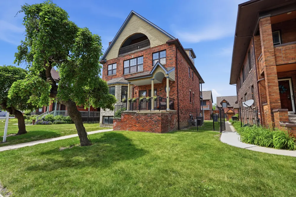 429 E Ferry Street ##8 Detroit, MI 48202
