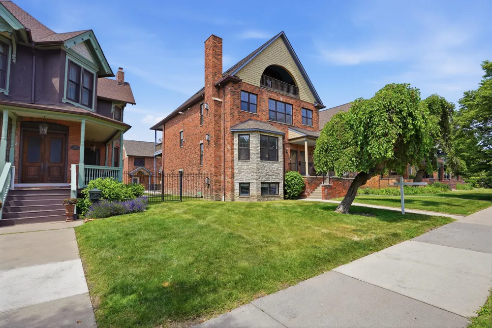 429 E Ferry Street ##8 Detroit, MI 48202