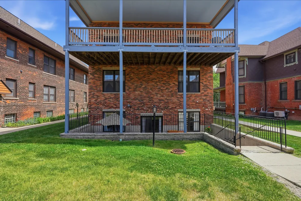 429 E Ferry Street ##8 Detroit, MI 48202