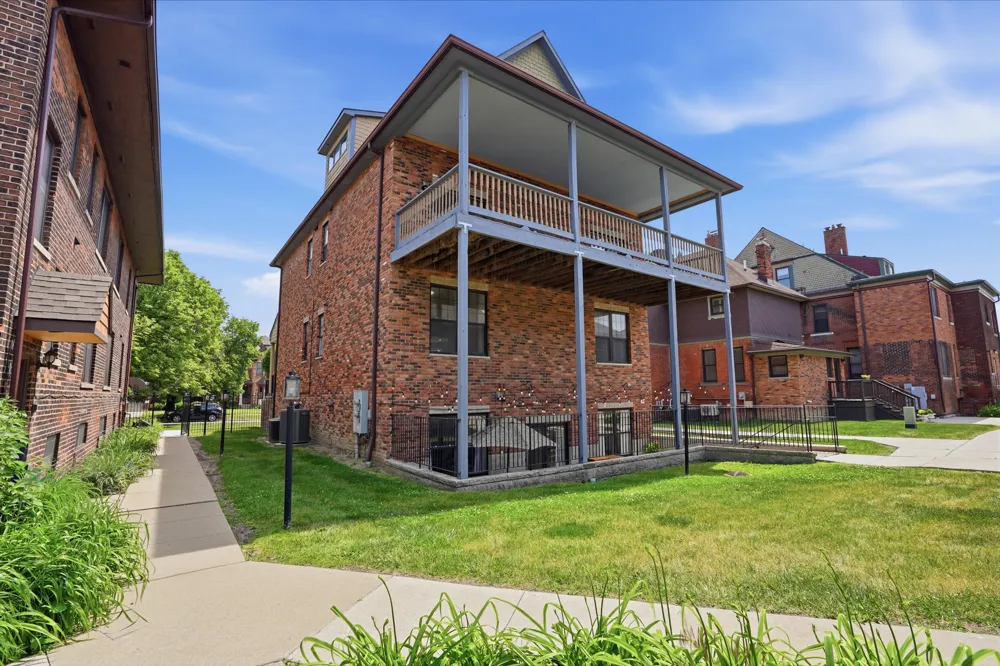 429 E Ferry Street ##8 Detroit, MI 48202