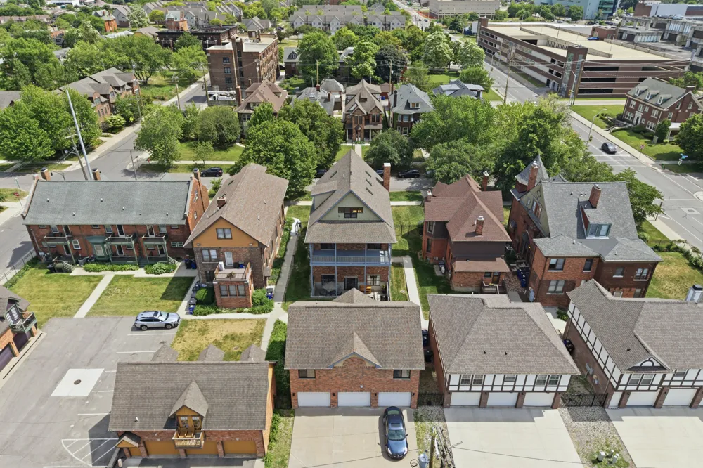 429 E Ferry Street ##8 Detroit, MI 48202