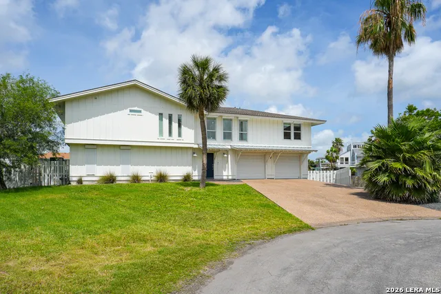 29 Whooping Crane Ln Rockport, TX 78382