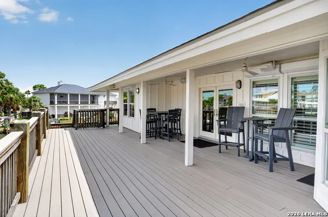 29 Whooping Crane Ln Rockport, TX 78382