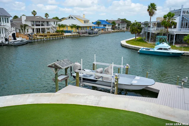 29 Whooping Crane Ln Rockport, TX 78382