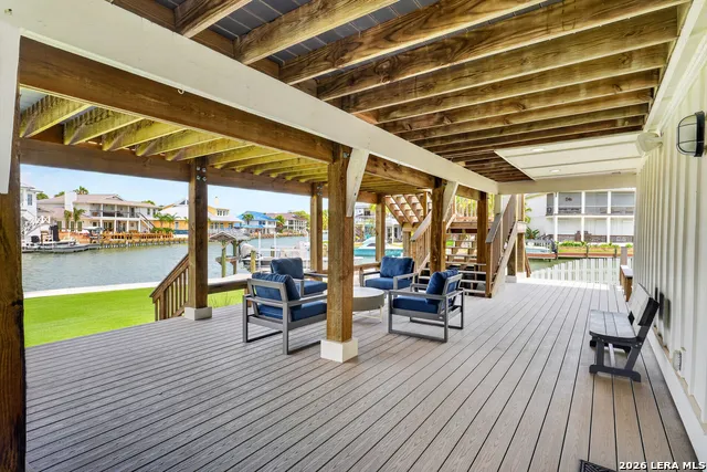 29 Whooping Crane Ln Rockport, TX 78382