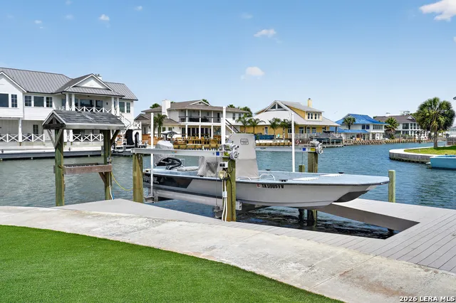 29 Whooping Crane Ln Rockport, TX 78382