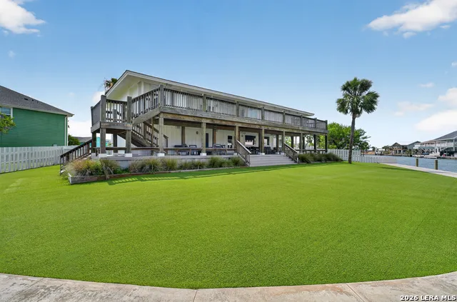 29 Whooping Crane Ln Rockport, TX 78382