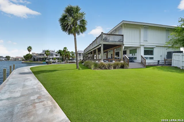 29 Whooping Crane Ln Rockport, TX 78382