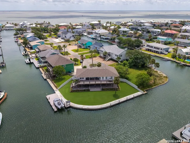 29 Whooping Crane Ln Rockport, TX 78382