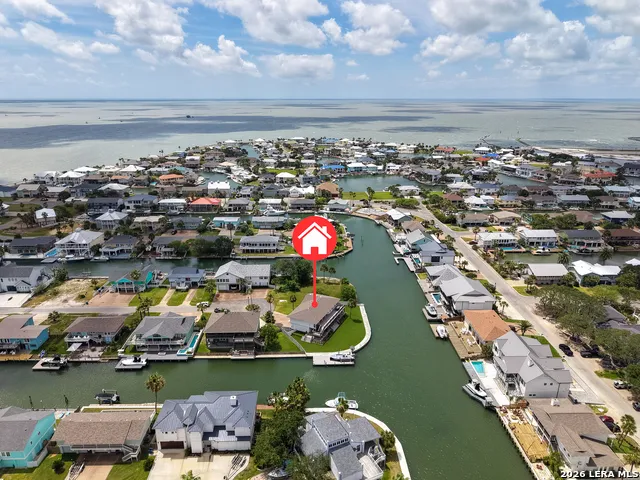 29 Whooping Crane Ln Rockport, TX 78382