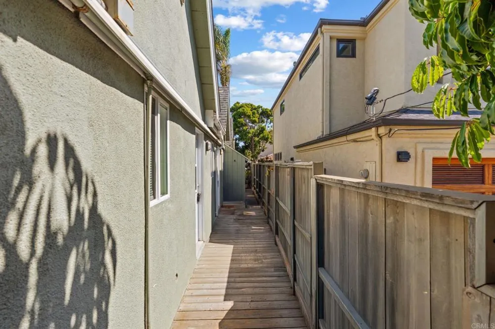 215 Lolita Street Encinitas, CA 92024