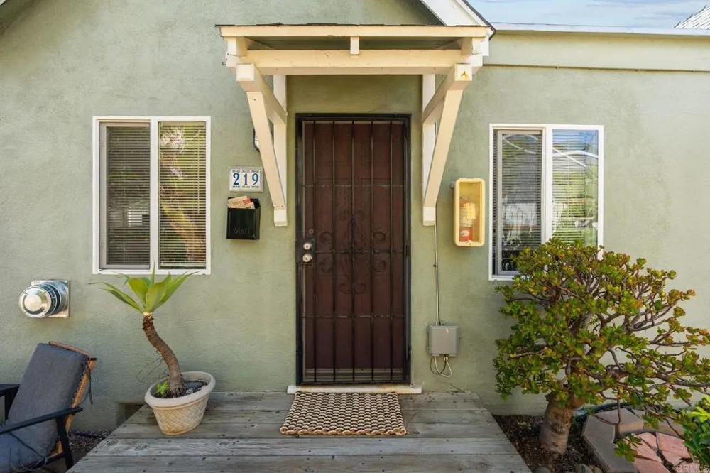215 Lolita Street Encinitas, CA 92024