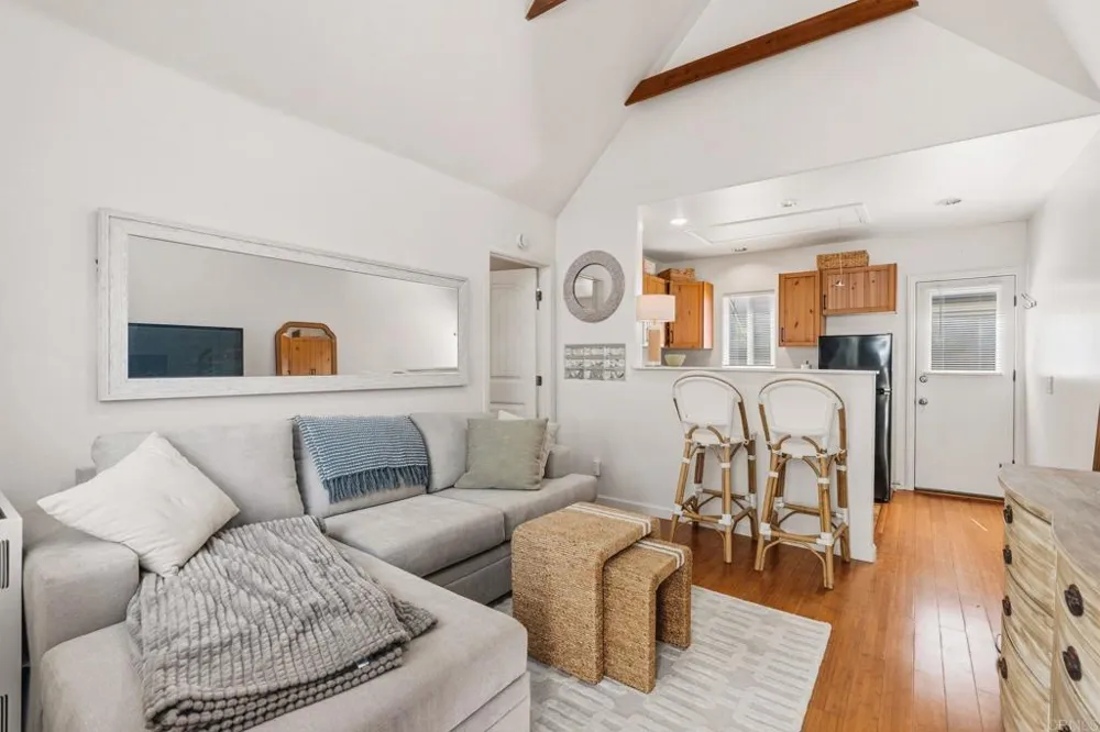 215 Lolita Street Encinitas, CA 92024