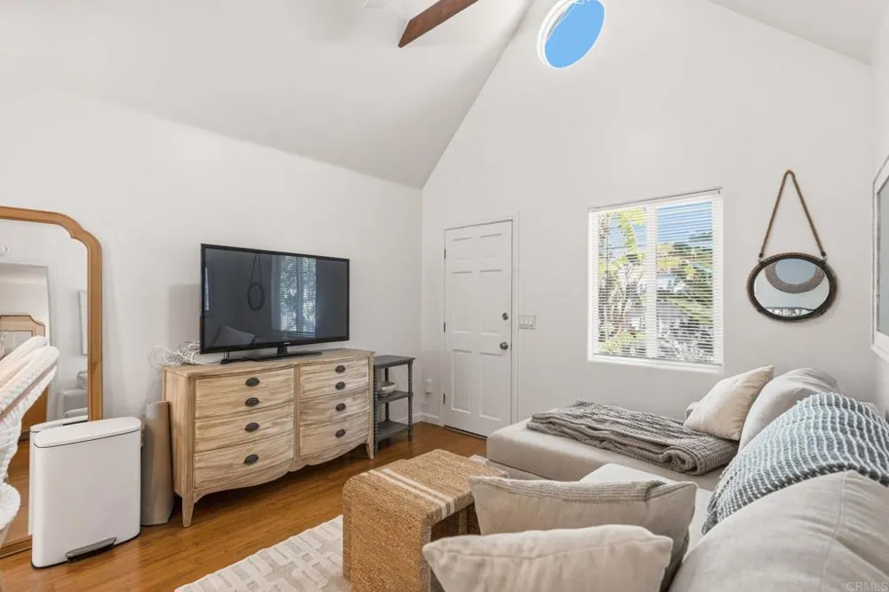 215 Lolita Street Encinitas, CA 92024