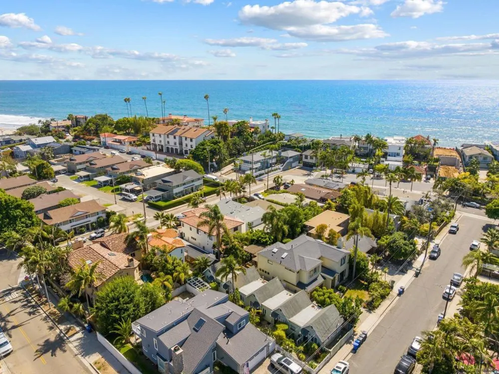 215 Lolita Street Encinitas, CA 92024