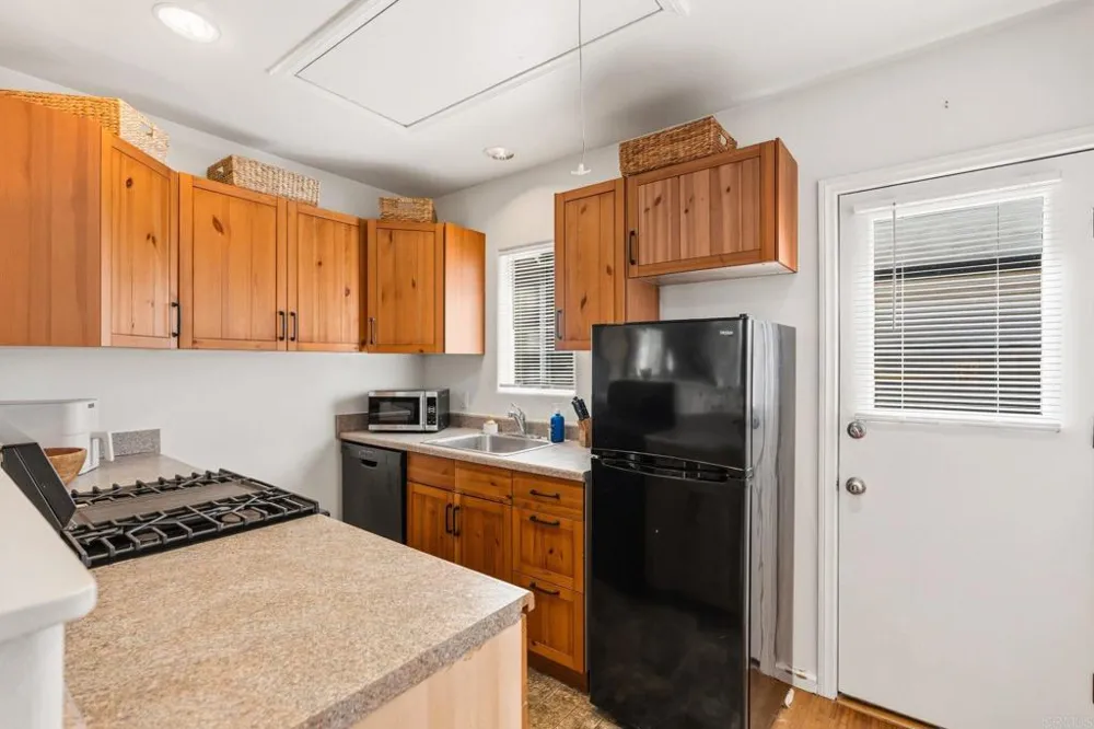 215 Lolita Street Encinitas, CA 92024