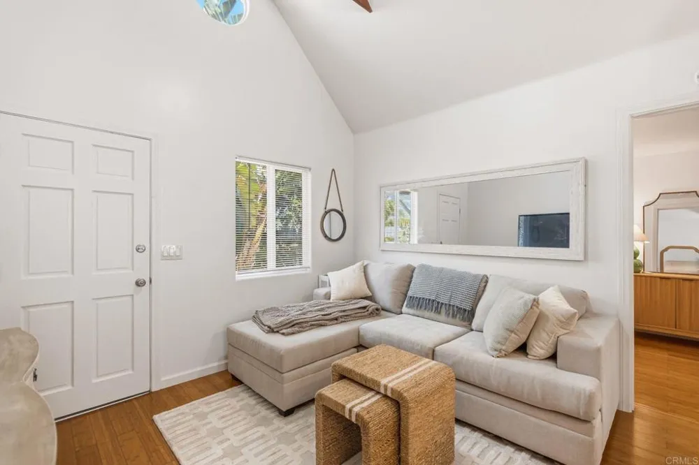 215 Lolita Street Encinitas, CA 92024