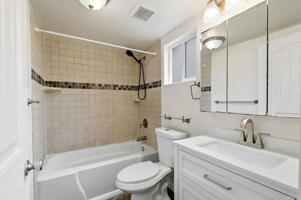 215 Lolita Street Encinitas, CA 92024
