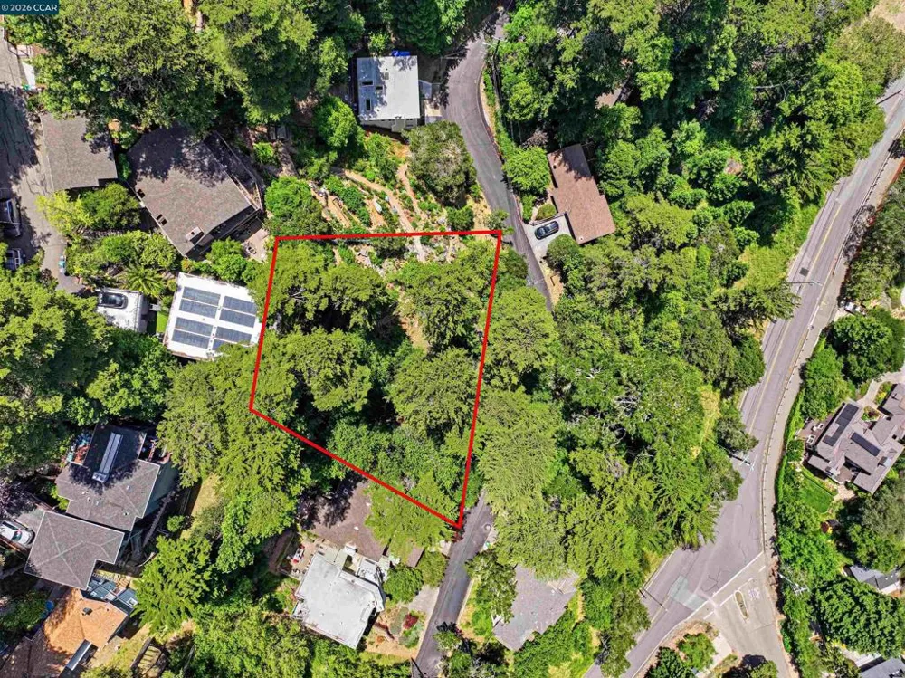 6716 Gunn Dr Oakland, CA 94611
