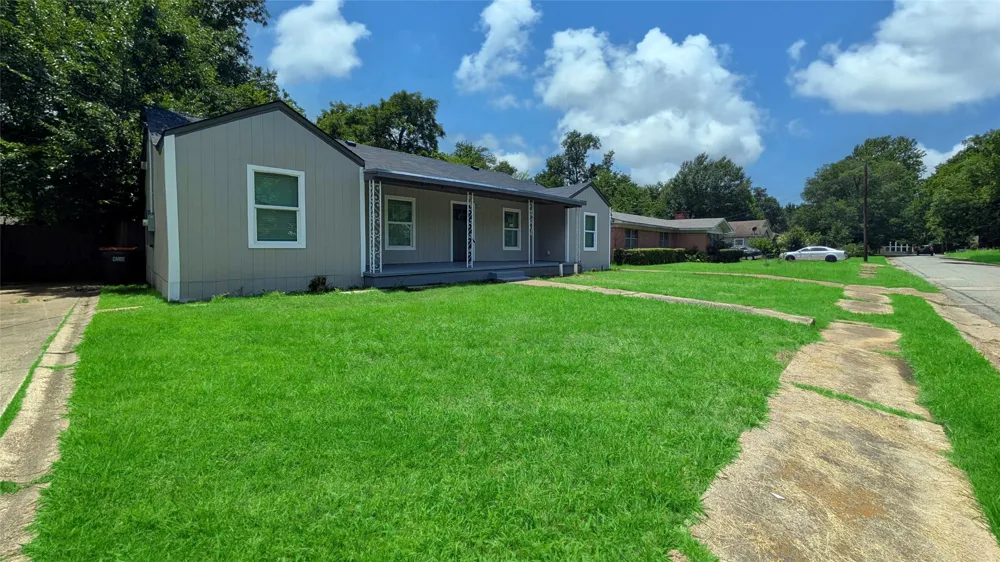 1404 E Polk Street Paris, TX 75460