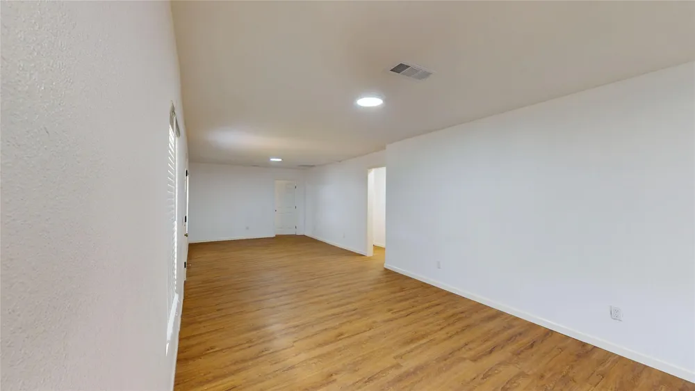 1404 E Polk Street Paris, TX 75460