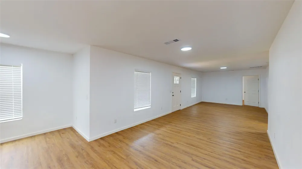 1404 E Polk Street Paris, TX 75460
