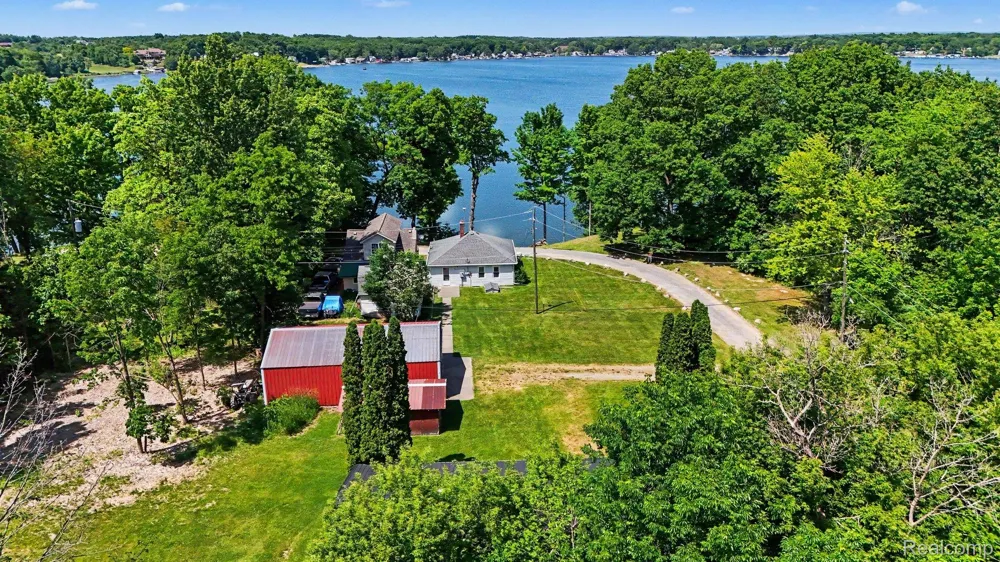 3931 S Shore Drive Elba Township, MI 48446