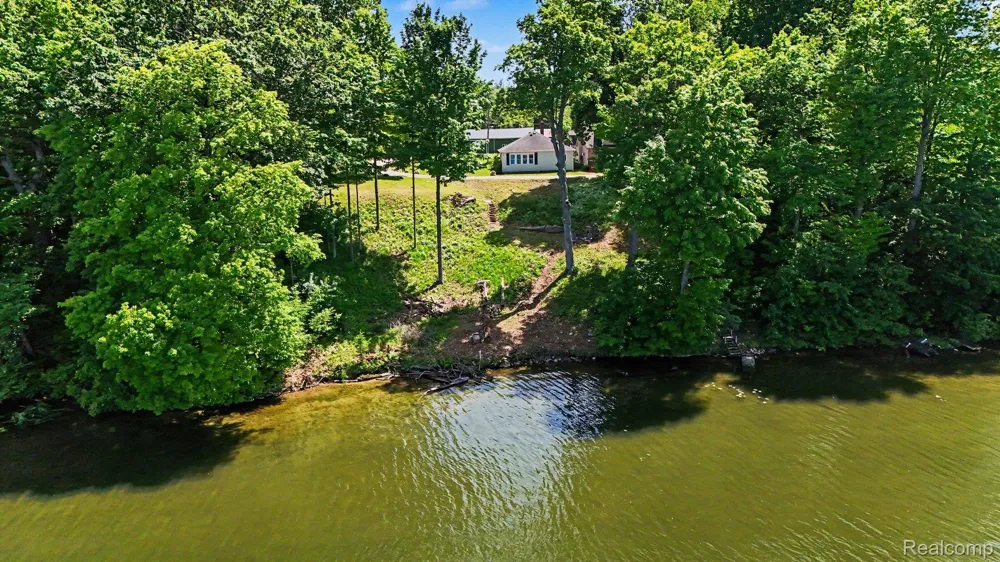 3931 S Shore Drive Elba Township, MI 48446