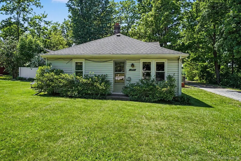 3931 S Shore Drive Elba Township, MI 48446