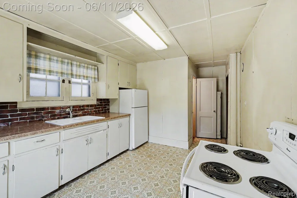 3931 S Shore Drive Elba Township, MI 48446