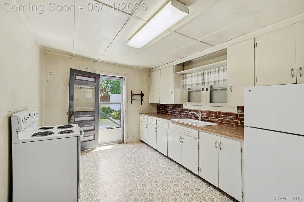 3931 S Shore Drive Elba Township, MI 48446