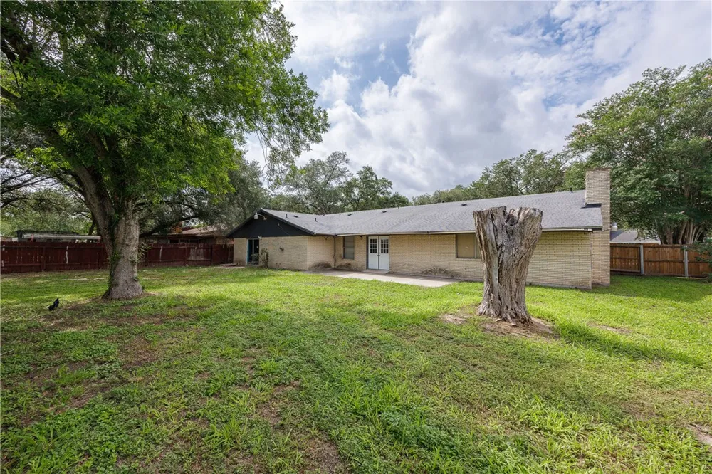 1101 Jefferson Street Alice, TX 78332