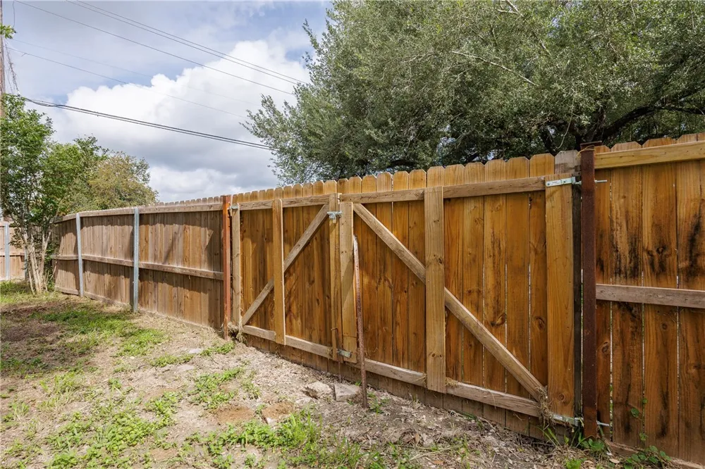 1101 Jefferson Street Alice, TX 78332