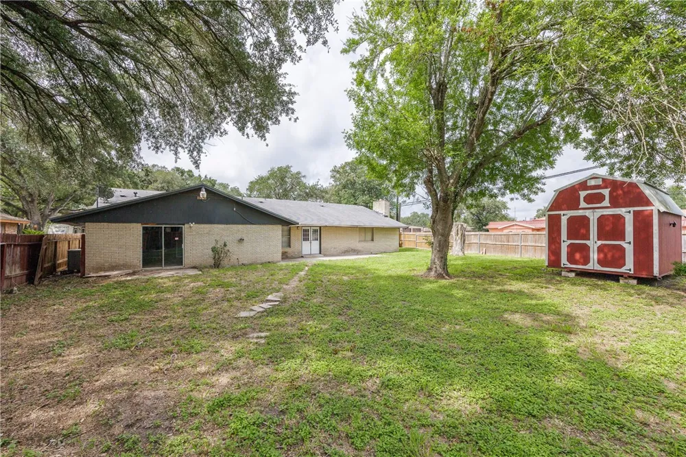1101 Jefferson Street Alice, TX 78332