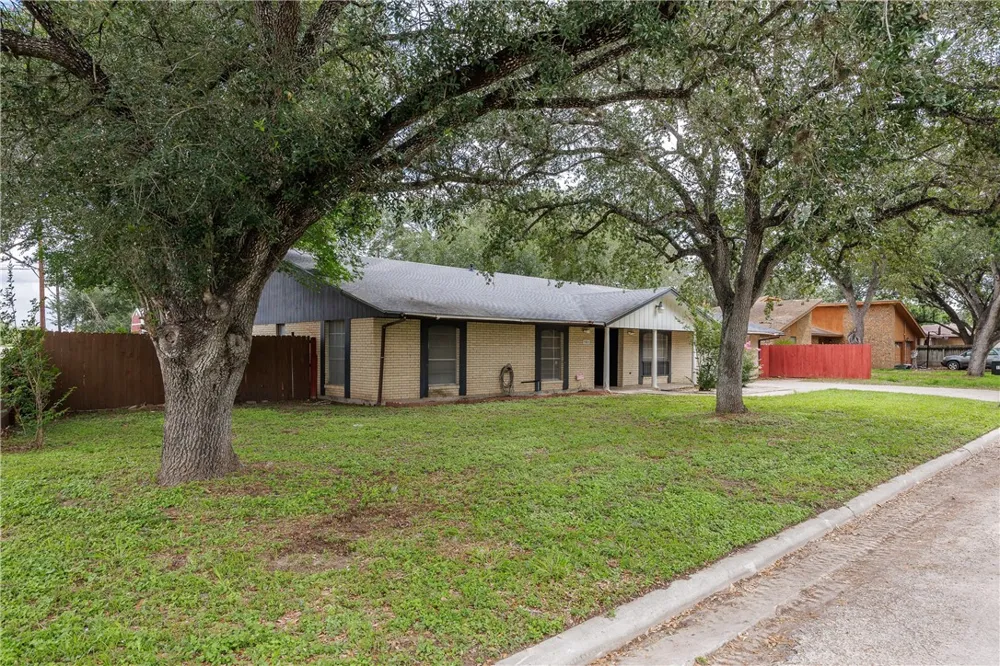 1101 Jefferson Street Alice, TX 78332