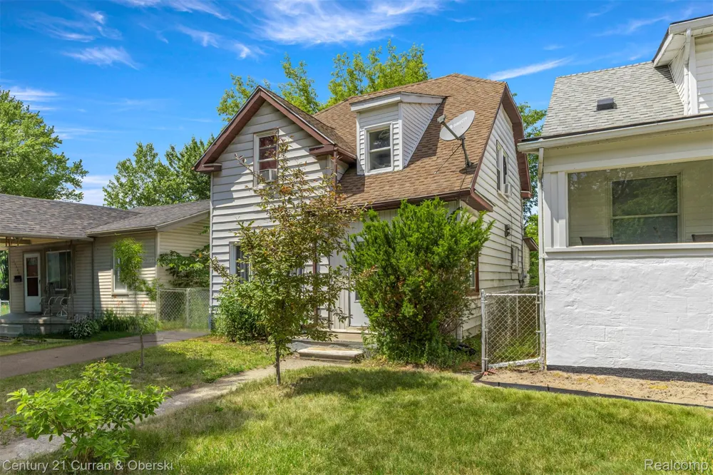 25520 New York Street Dearborn Heights City, MI 48125