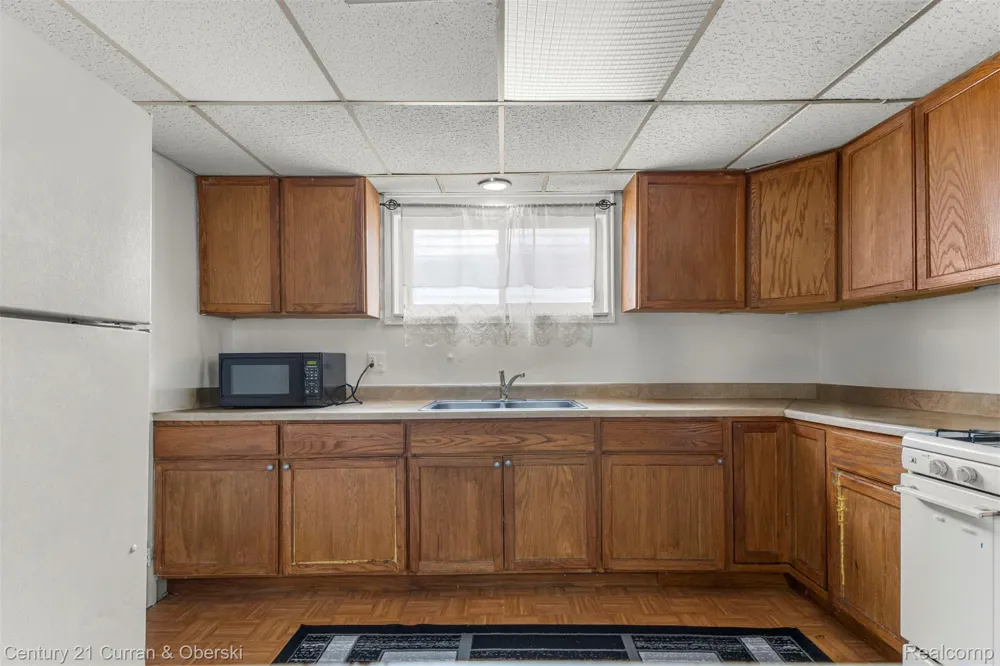 25520 New York Street Dearborn Heights City, MI 48125