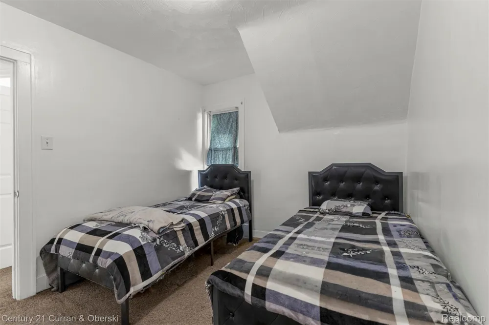 25520 New York Street Dearborn Heights City, MI 48125