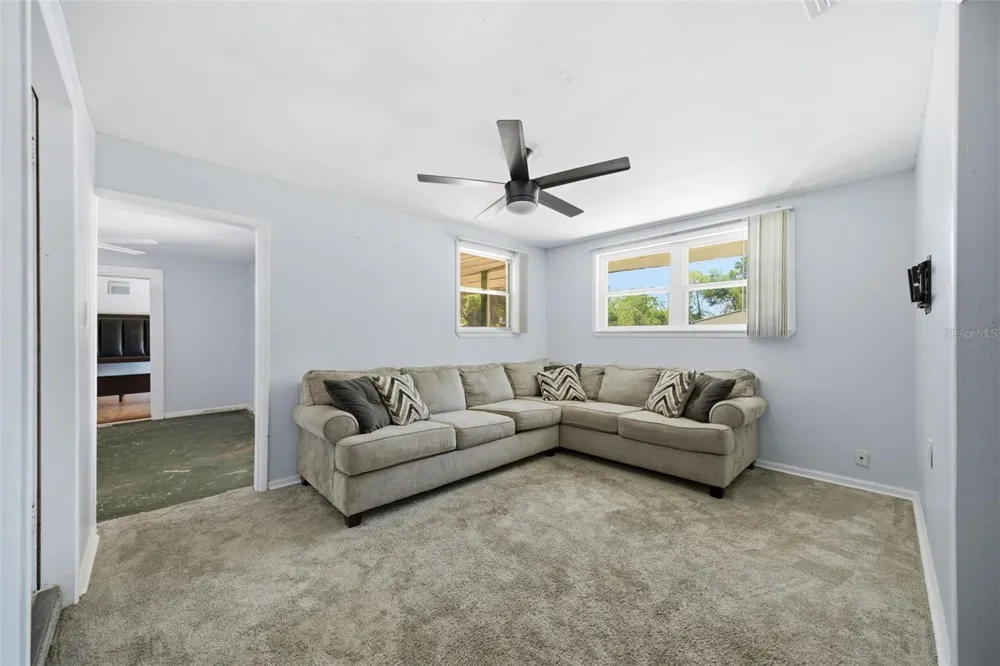 11410 THOMAS ROAD Seffner, FL 33584