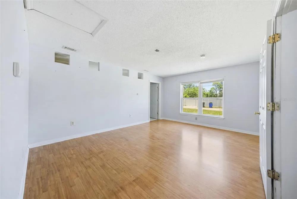 11410 THOMAS ROAD Seffner, FL 33584