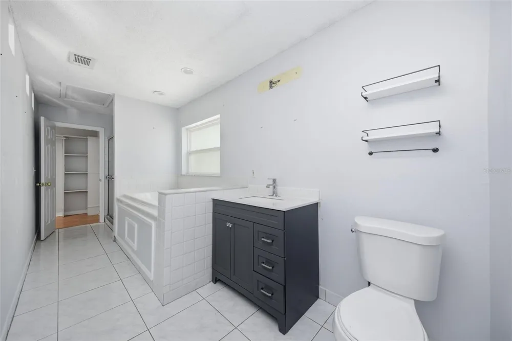 11410 THOMAS ROAD Seffner, FL 33584