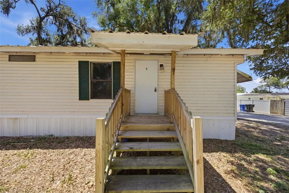 11410 THOMAS ROAD Seffner, FL 33584