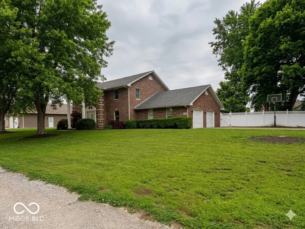 2490 E Northwood Avenue Terre Haute, IN 47805