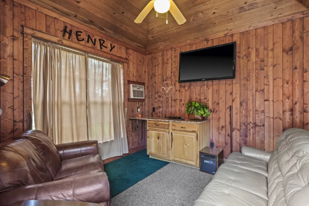 903 Deer Trail Ln Mt Pleasant, TX 75455