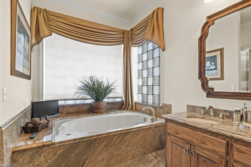 903 Deer Trail Ln Mt Pleasant, TX 75455