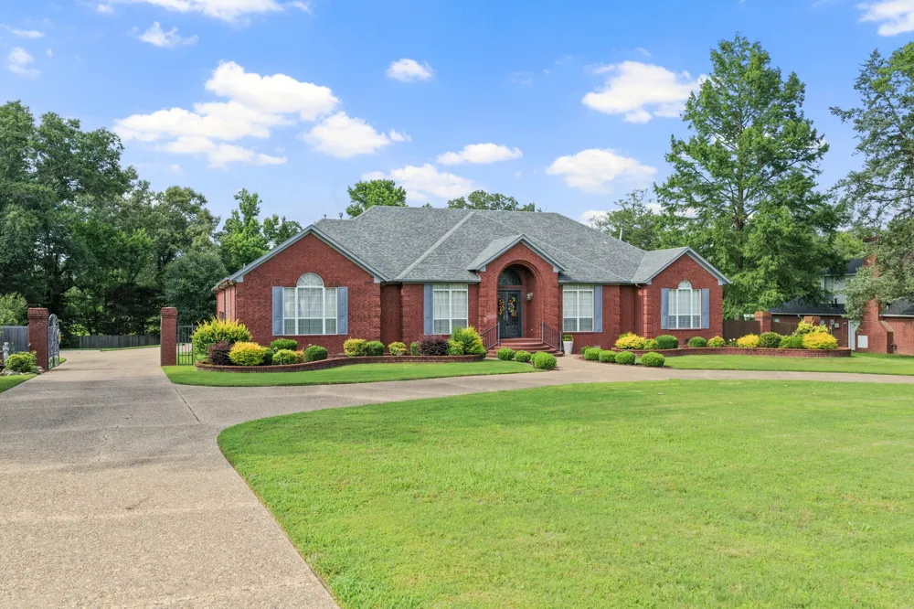 903 Deer Trail Ln Mt Pleasant, TX 75455