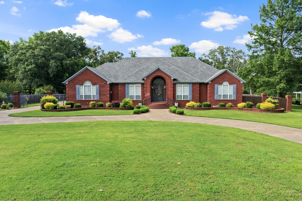 903 Deer Trail Ln Mt Pleasant, TX 75455