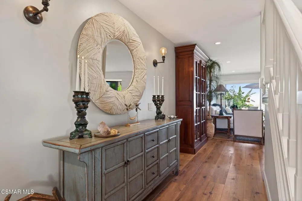 818 Caliente Lane Ventura, CA 93001